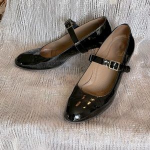 Shine! Iconic patent leather gems that sparkle!